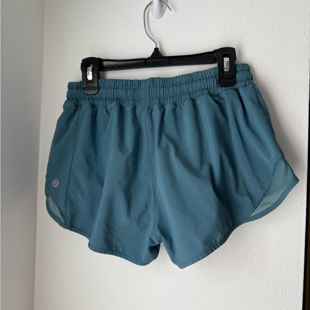 lululemon athletica women’s Hotty Hot Low-Rise Lined Shorts